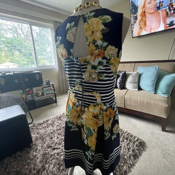 DB Estb 1962 Navy White Yellow Spring Summer Floral Striped Pleated Dress Sz 16 - Picture 13 of 15